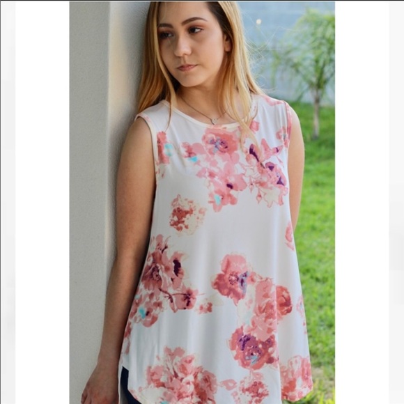 Tops - Ivory Pink Floral Sleeveless Blouse Tank